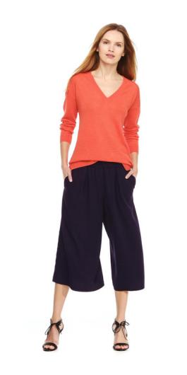 I wouldn't style them like this, but with a breezy printed top, Breton stripes, a nautical tank, tied sleeveless button-up. Yup.