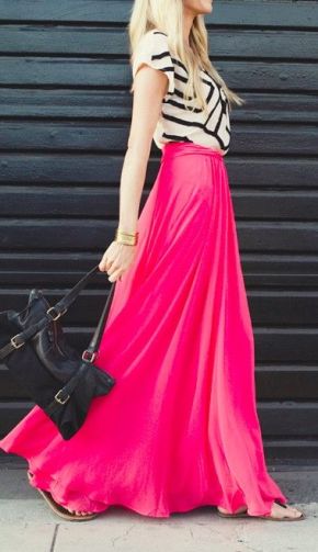 One of my absolute faves; a bright pop of pink in the form of a maxi skirt is complemented by a graphic black and white print top. This one is a sure pick for a baby shower. 