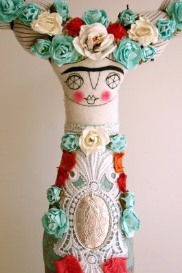 http://www.caracarmina.com/#!portfolio/vstc1=frida-dolls